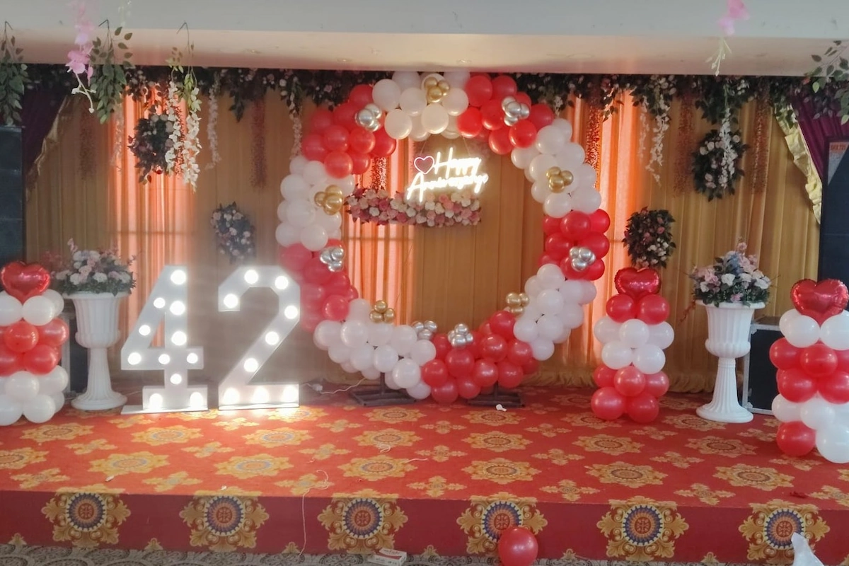 Romantic anniversary balloon decoration setup